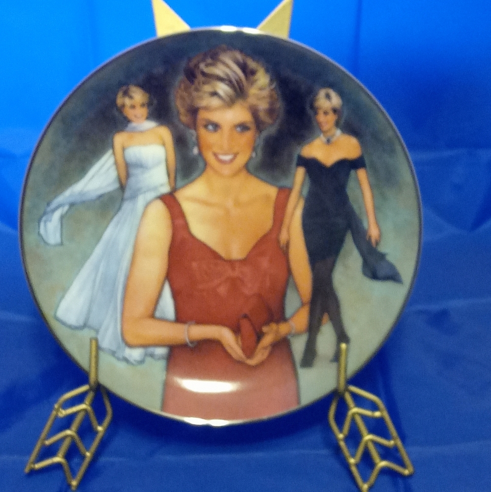 PRINCESS DIANA "QUEEN OF FASHION"